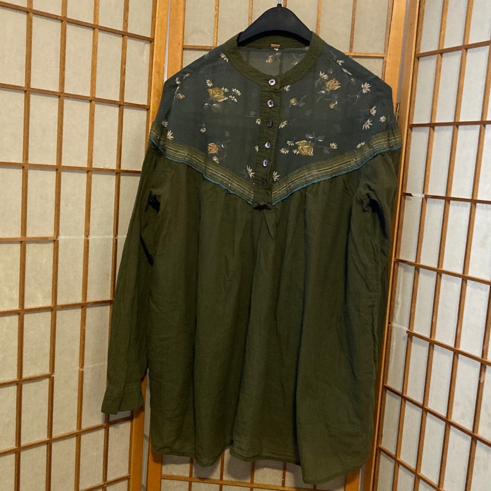 Free People women’s Olive Green Floral Yoke Blouse